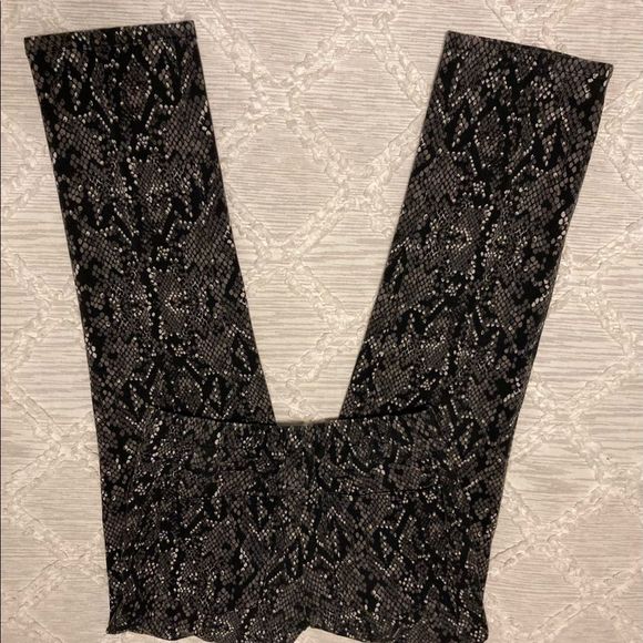 Snakeskin pants/jeggins Size 6 - Picture 4 of 6